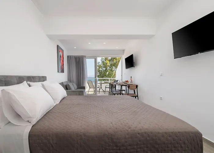 Mare - Elegant Beachfront *