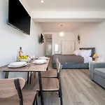 Mare - Elegant Beachfront شقة بلدة كوس