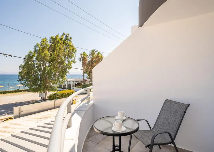 Mare - Elegant Beachfront Appartement *
