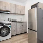 Mare - Elegant Beachfront Apartamento *